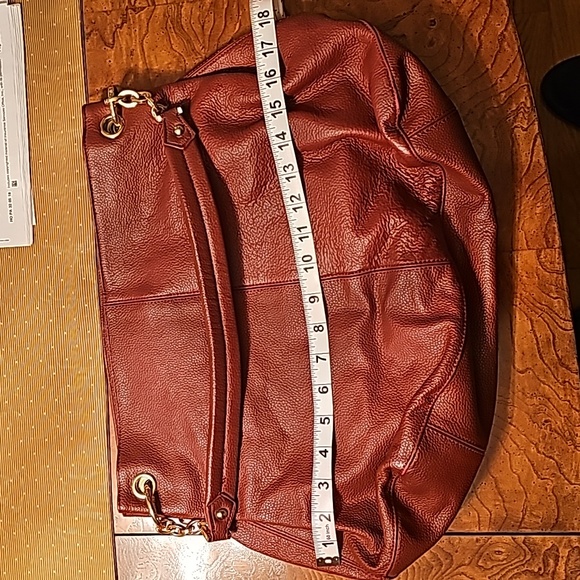 Stylish Red Leather Cuore & Pelle Shoulder Bag - Picture 8 of 9